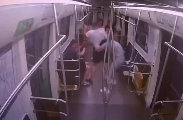 Уроженец Ленобласти предстанет перед судом за избиение трех пассажиров в метро