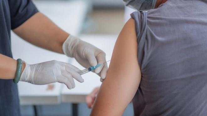 "Все пожилые хорошо перенесли вакцинацию": в Тихвине приглашают привиться "Спутником V" 