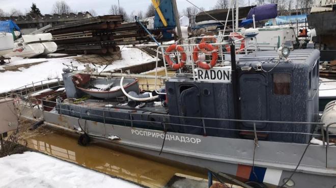 Транспортная прокуратура и Росприроднадзор проверили факт частичного подтопления катера в Петербурге