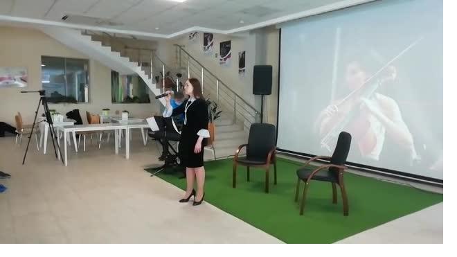 Незрячая адыгская певица Нафсет Чениб проводит творческую встречу в Мультицентре во Всеволожске
