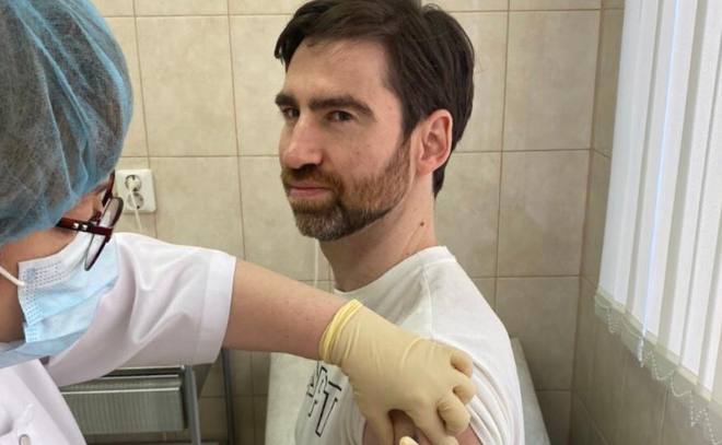 «Всем рекомендую»: Дмитрий Ялов привился от коронавируса «Спутником V»