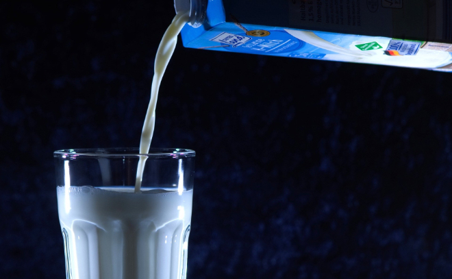 Эксперты признали фальсификатом около 70% образцов пастеризованного молока в магазинах Петербурга