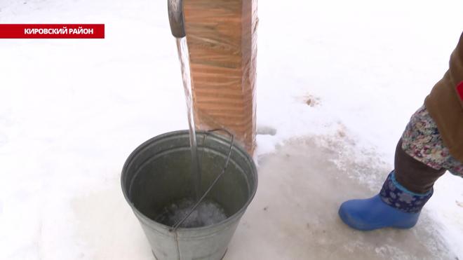 Жители деревни Сологубовка в морозы остаются без воды и отогревают колонки феном
