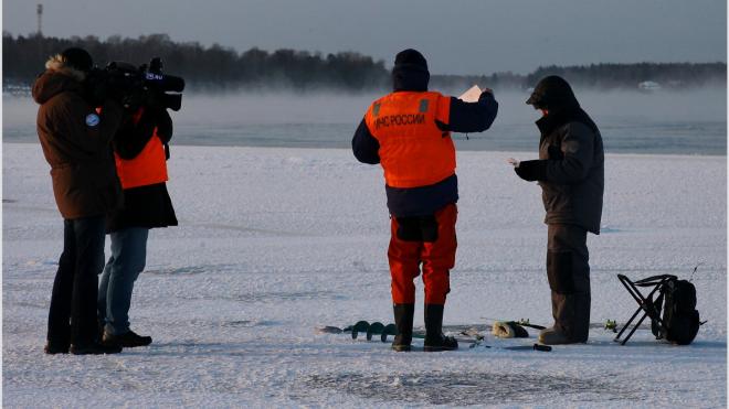 Аварийно-спасательная служба Ленобласти продолжит мониторинг ледовой обстановки на Ладожском озере до конца февраля