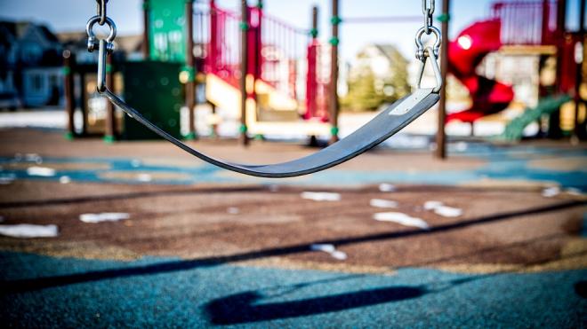 Десятилетнюю школьницу из Колпино нашли погибшей на детской площадке 