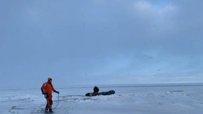 В Приозерском районе мужчина провалился под лед на снегоходе и погиб