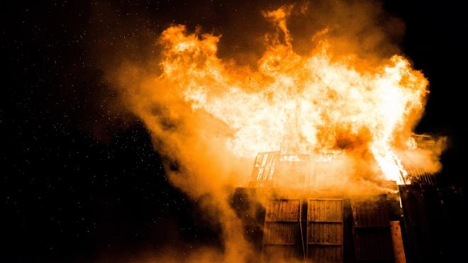 В Гатчинском районе поздно вечером сгорел частный дом на 150 "квадратах"