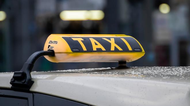 Кодекс этики для таксистов в Петербурге: эксперт рассказал, поможет ли свод правил решить проблему с неадекватными водителями
