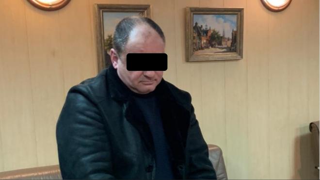 За получение взятки в Санкт-Петербурге сотрудники ФСБ задержали депутата Ленобласти