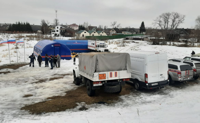 В Волховском районе на реке Сясь началась подготовка к взрыву льда