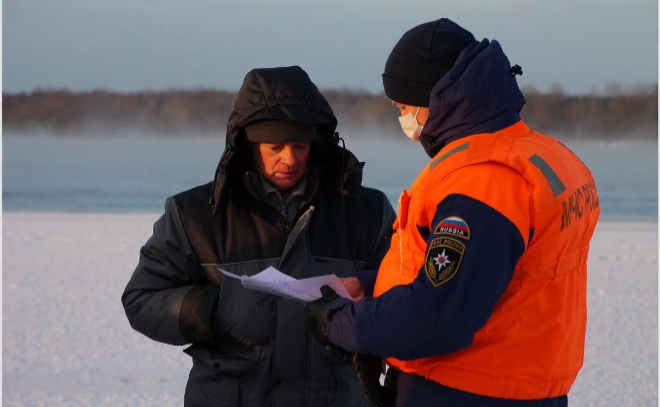 МЧС предупреждает рыбаков об опасности выхода на лёд
