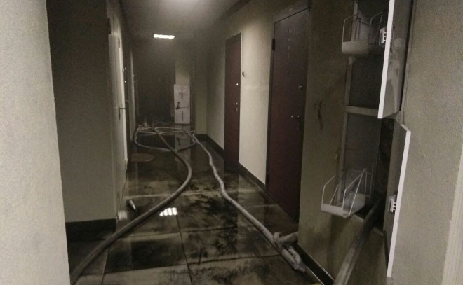 После пожара в Кудрово пострадали двое человек