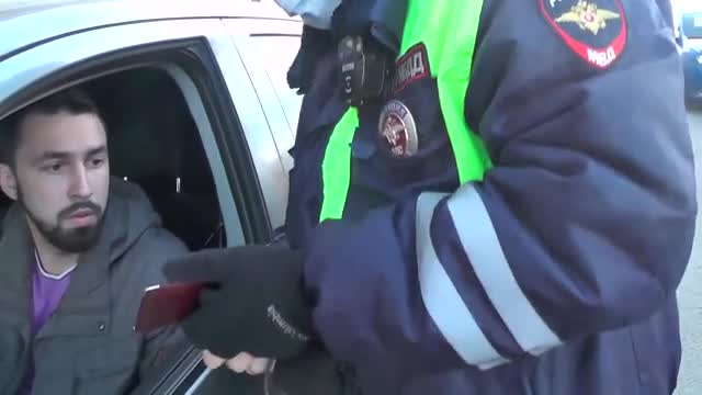 В Петербурге возобновились рейды по борьбе с тонировкой на автомобилях