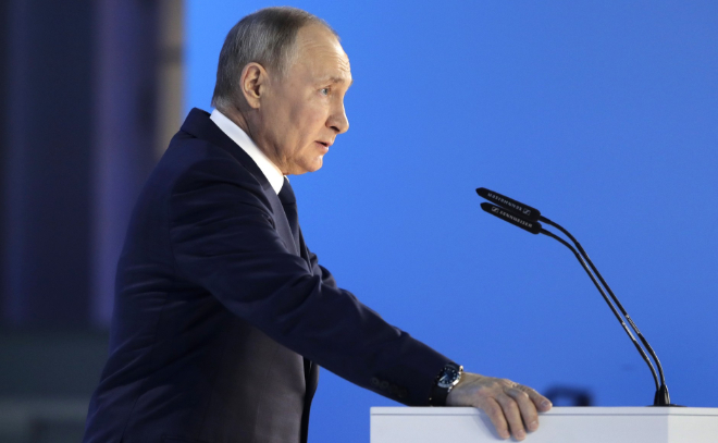 Владимир Путин поручил ускорить установление ответственности предприятий за нанесение экологического вреда