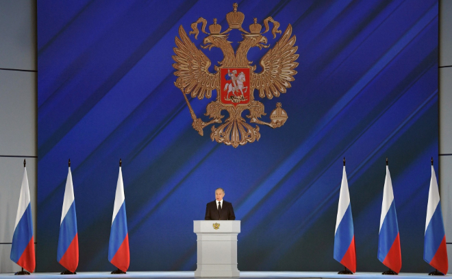 Президент РФ поручил представить меры по поддержке малого и среднего бизнеса