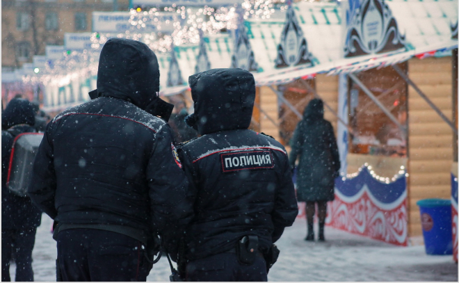 Пятерых полицейских из Петербурга и Ленобласти наградили медалями МВД России «За смелость во имя спасения»