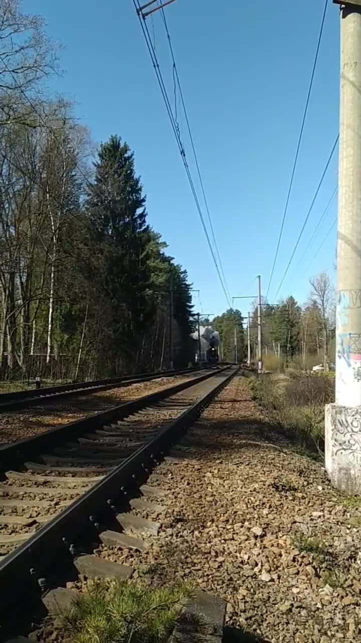 В честь Дня Победы с Финляндского вокзала отправился ретропоезд 