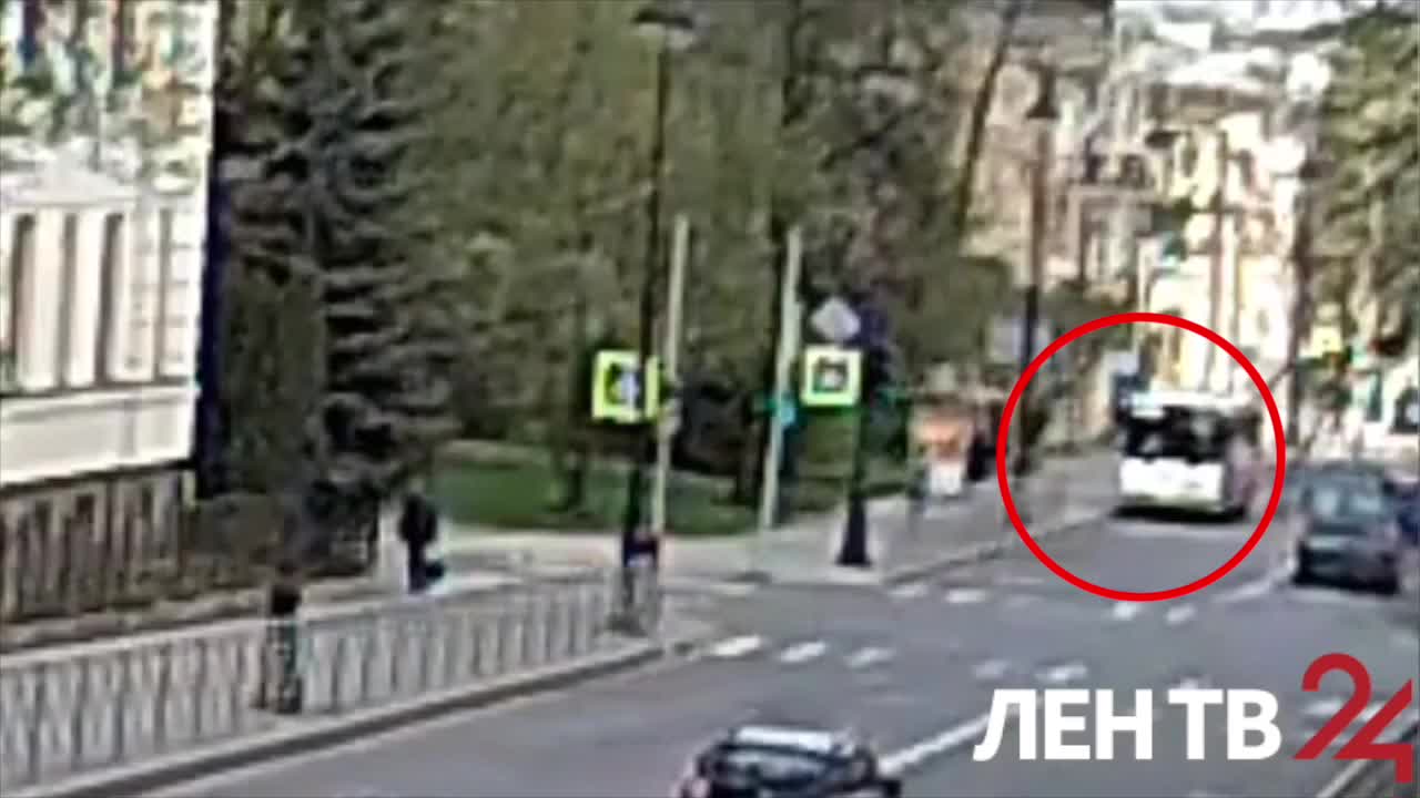 В Пушкине автобус сбил 84-летнюю женщину