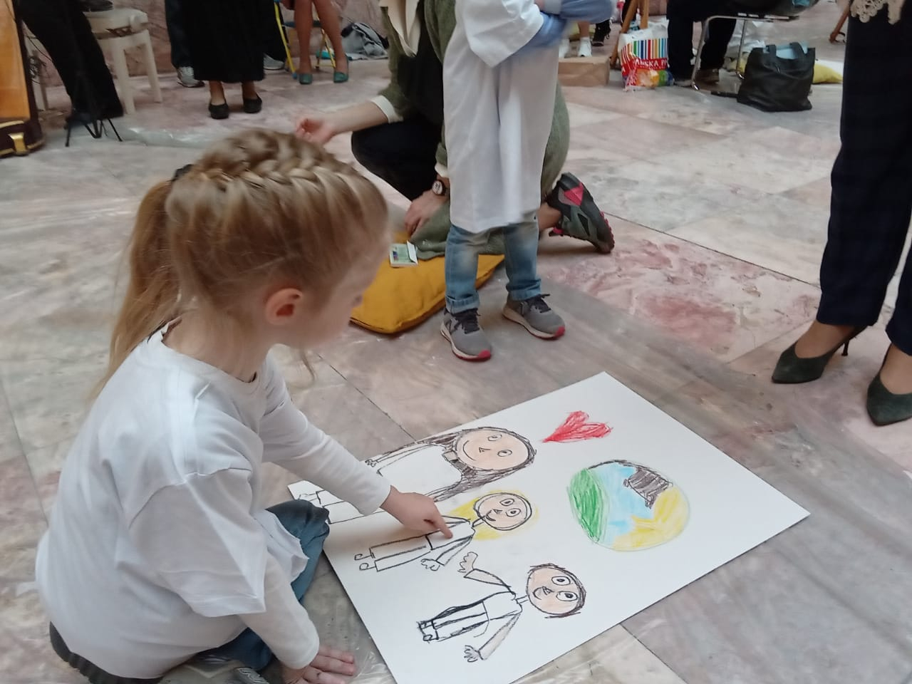 Дети рисуют мир.
