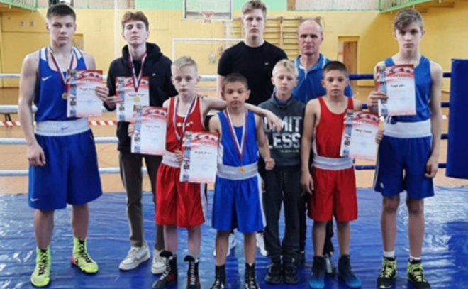Юные боксеры из Тихвина привезли золото и серебро с турнира в Вологодской области