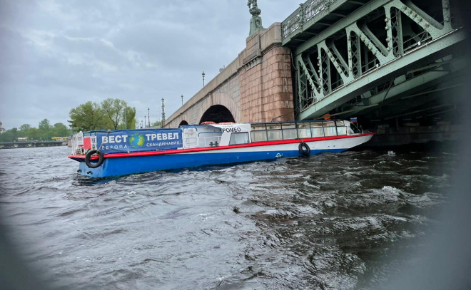 Северо-Западная транспортная прокуратура организовала проверку по факту навала теплохода на мост в Санкт-Петербурге