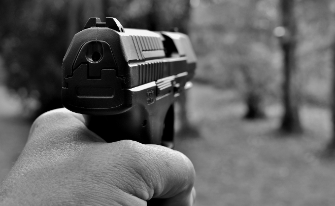Двое мужчин ранили ребенка из огнестрельного оружия в Кингисеппе
