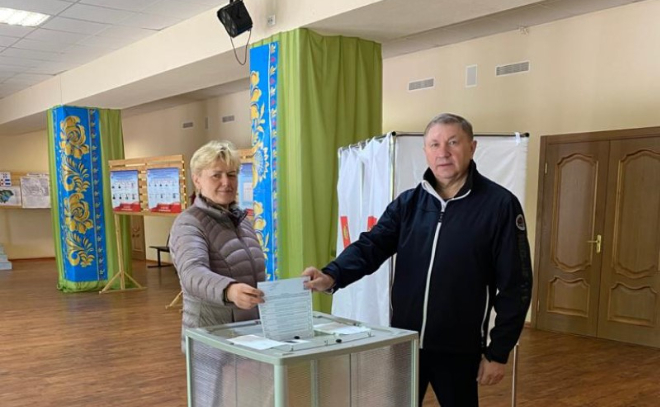 Депутат Госдумы принял участие в предварительном голосовании "Единой России" в Приозерском районе