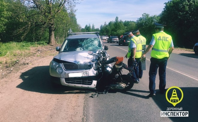 «Скутер всмятку»: в аварии в Лесколово погибли два подростка