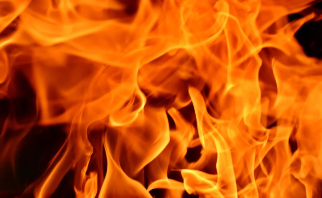 В Ломоносовском районе минувшей ночью произошел пожар на 500 «квадратах»