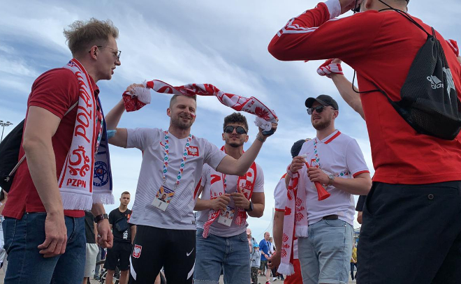 Болельщики из Польши и Словакии готовятся поддерживать свои команды на Евро-2020