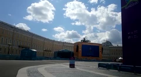 На Дворцовой площади откроют третью в Петербурге фан-зону Евро-2020
