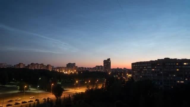 Видео: серебрянные облака над Петербургом