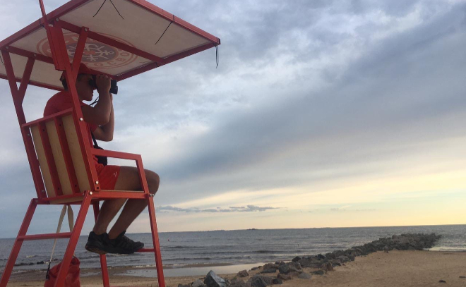 Югорчане провели жаркие выходные на диких пляжах: фото и видео