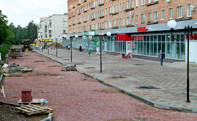 В Подпорожье благоустраивают пешеходную зону на проспекте Ленина