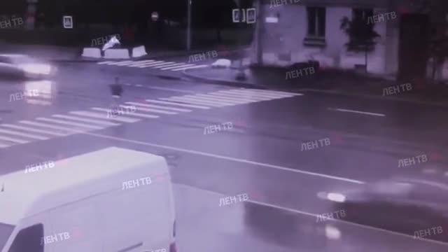 В Кировском районе Петербурга автомобиль на полной скорости сбил мужчину