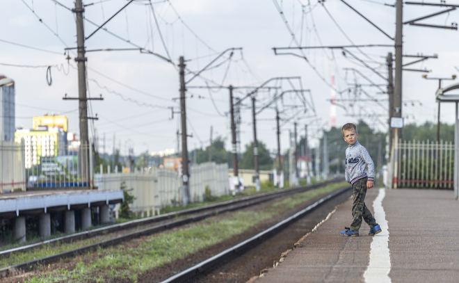 В Петербурге 11-летний мальчик попал под грузовой поезд
