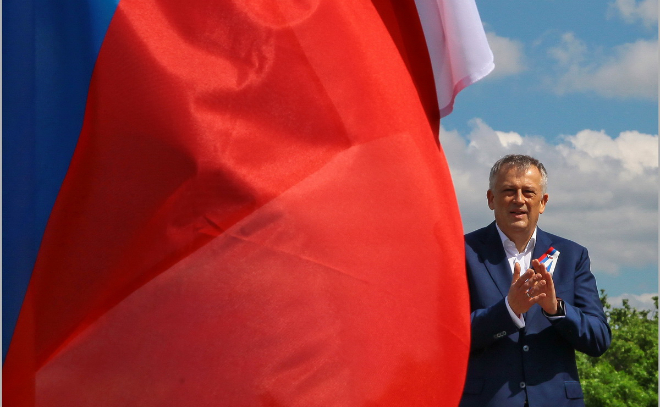 Правительство Ленинградской области поздравило жителей региона с Днем государственного флага России