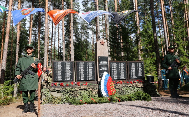 На воинском захоронении в Выборгском районе открыли новый мемориал