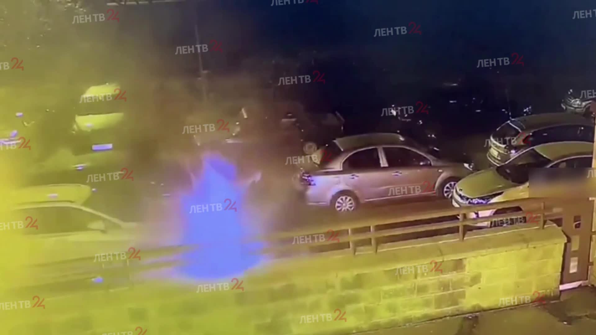 BMW, Lexus и Mazda загорелись ночью в Московском районе — видео