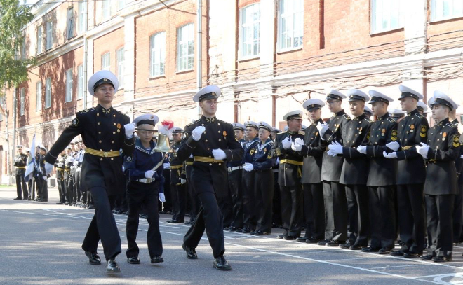 Более 200 кадетов в День знаний стали участниками торжественного построения в Кронштадте