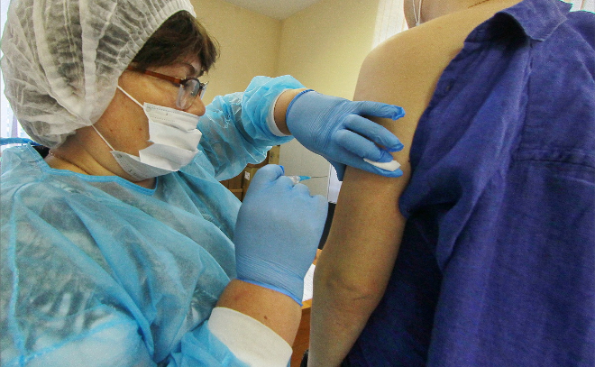 Ленобласть отменила требование о вакцинации против коронавируса 80% сотрудников