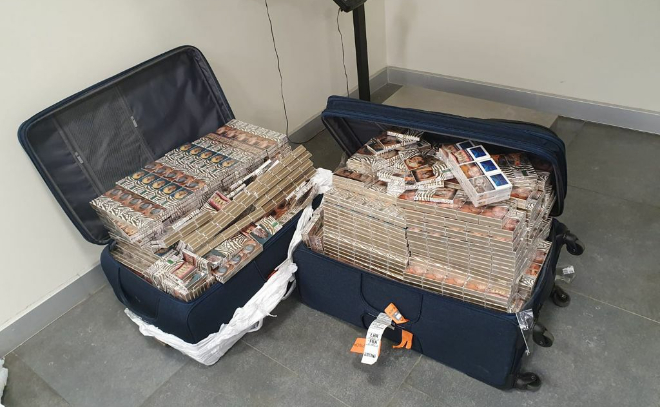 За два дня через таможню в Пулково попытались тайно пронести более 100 кг сигарет