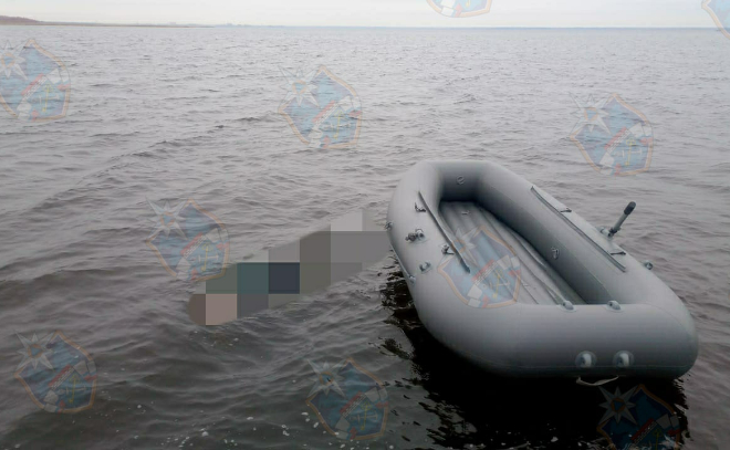 Из Ладожского озера спасатели достали тело неизвестного мужчины