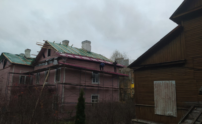 Фонд капремонта Ленобласти расторг договор с подрядчиком, который ремонтировал дома в Гатчине