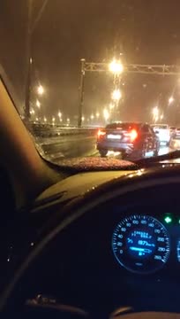 На юге КАД в Петербурге столкнулись 4 машины: погиб человек