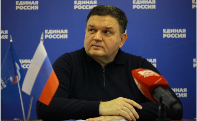 Сенатор Сергей Перминов поздравил губернатора Ленобласти и земляков с Днем народного единства