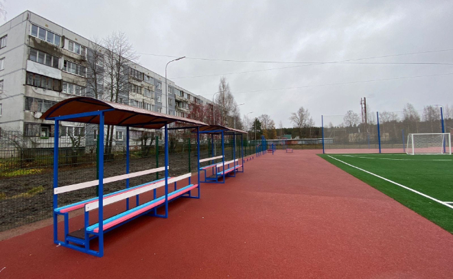 У школы во Всеволожске появился новый стадион