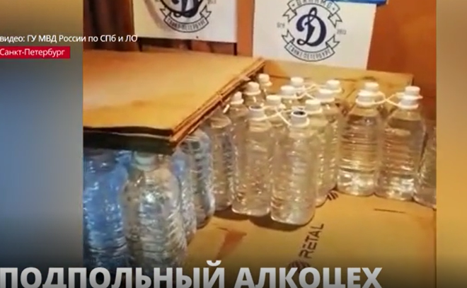 В Выборгском районе Петербурга полицейские обнаружили более 4 тонн поддельного алкоголя