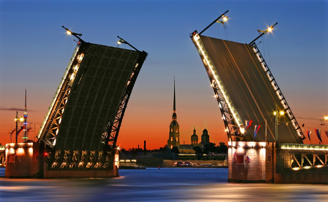 С понедельника в Петербурге не будут разводить мосты на рукавах Невы