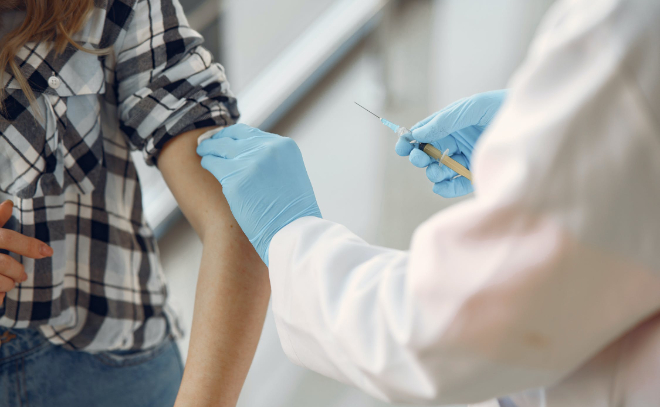 Вакцина "КовиВак" появится в Ленобласти в начале декабря